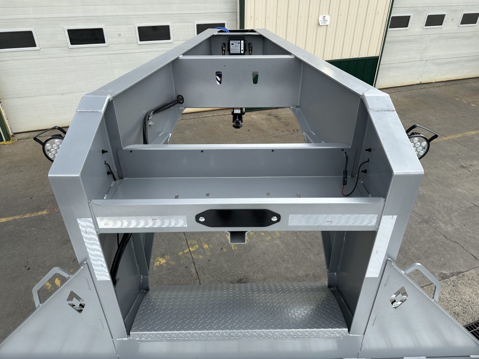 New Diamond C 32' FMAX212 Gooseneck w/Hyd Dovetail - Pacesetter Edition - Aluminum Floor