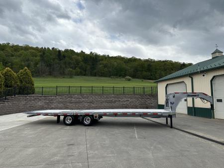 New Diamond C 32' FMAX212 Gooseneck w/Hyd Dovetail - Pacesetter Edition - Aluminum Floor