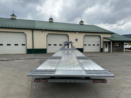 New Diamond C 32' FMAX212 Gooseneck w/Hyd Dovetail - Pacesetter Edition - Aluminum Floor