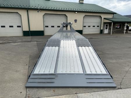 New Diamond C 32' FMAX212 Gooseneck w/Hyd Dovetail - Pacesetter Edition - Aluminum Floor