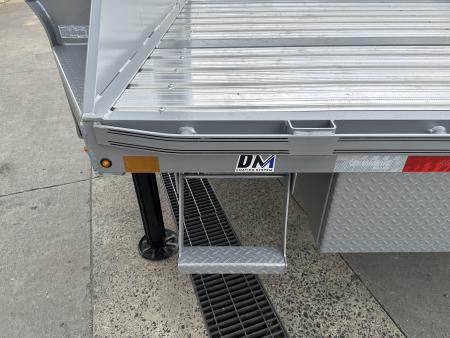 New Diamond C 32' FMAX212 Gooseneck w/Hyd Dovetail - Pacesetter Edition - Aluminum Floor