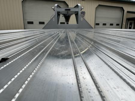 New Diamond C 32' FMAX212 Gooseneck w/Hyd Dovetail - Pacesetter Edition - Aluminum Floor