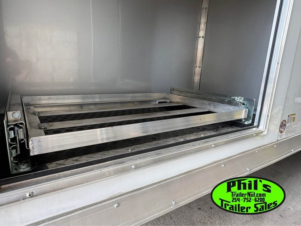 New 2026 Continental Cargo 8.5X24 RACE TRAILER Car / Racing Trailer