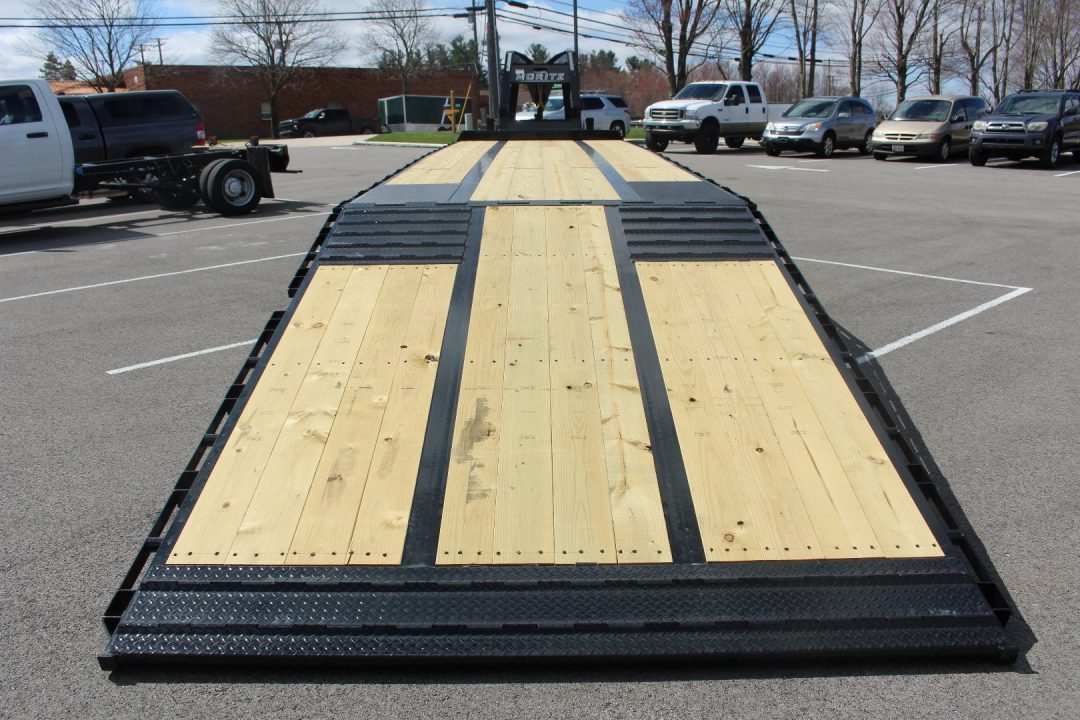 New 2026 Moritz FDGH Hydraulic Tail 40' GOOSENECK Deckover Flatbed Trailer- 25900# GVW