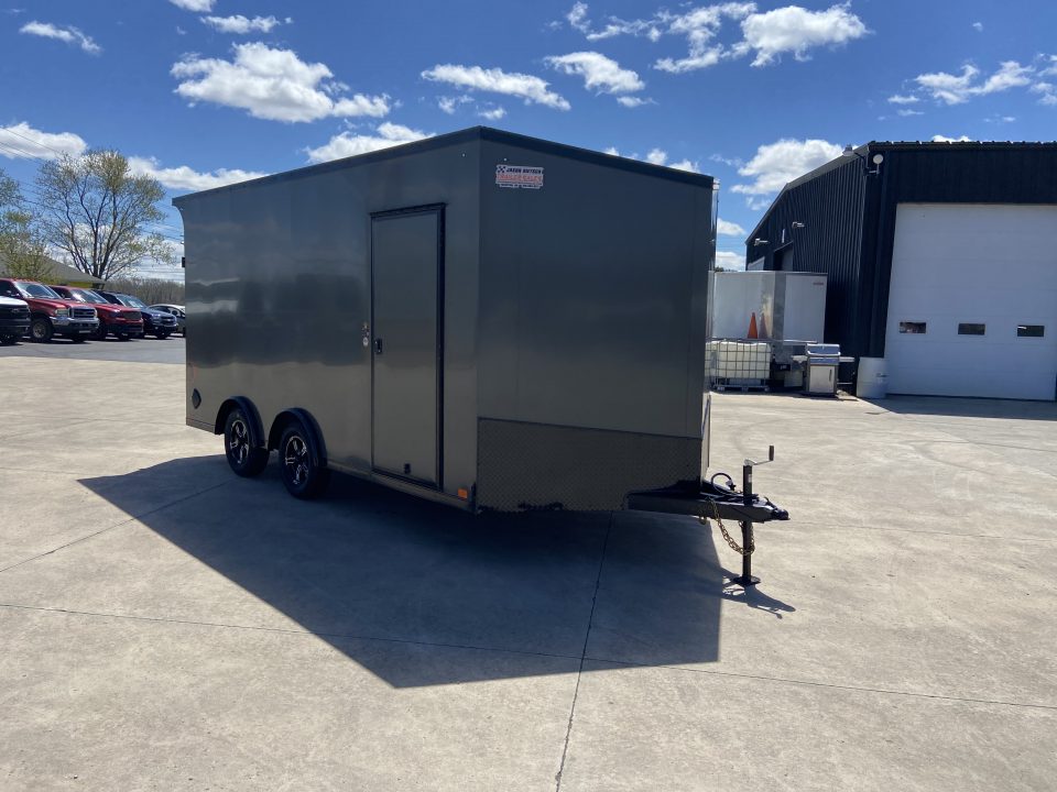 New United UJ-8.5X16 Enclosed Trailer