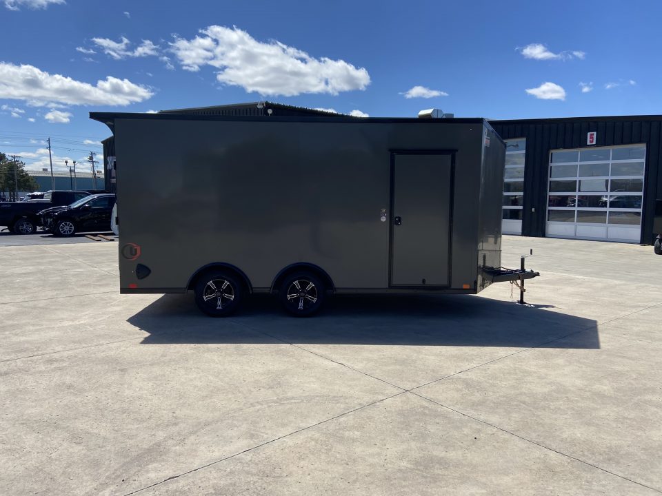 New United UJ-8.5X16 Enclosed Trailer