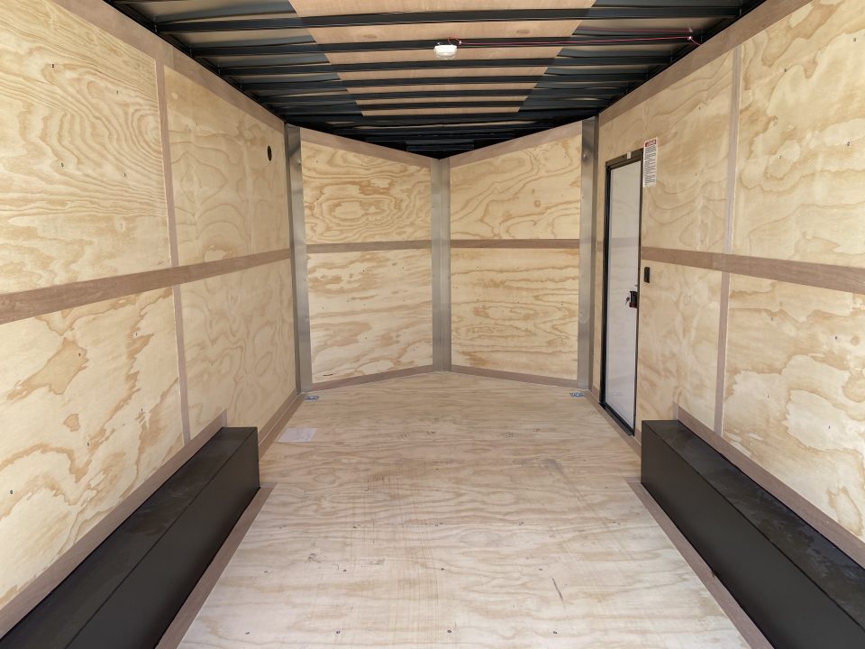 New United UJ-8.5X16 Enclosed Trailer