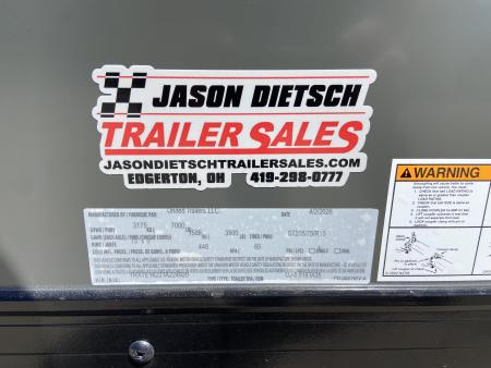 New United UJ-8.5X16 Enclosed Trailer