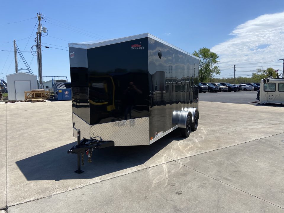 New United UJ-7X16 Enclosed Trailer
