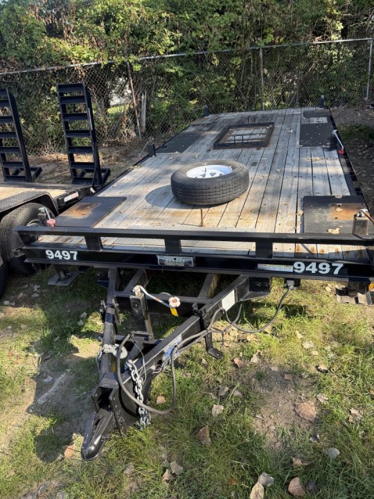 Used 2014 Sure-Trac 8.5 x 20 Low Profile Deckover Flatbed 10K