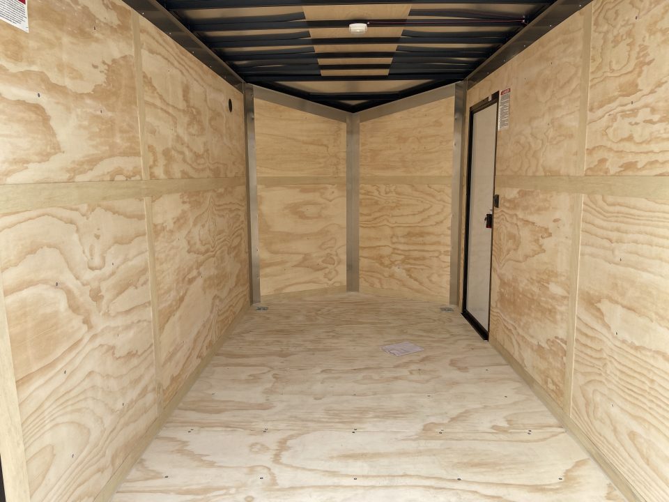 New United UJ-7X12 Enclosed Trailer
