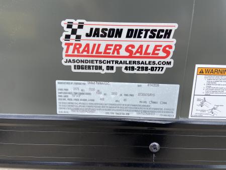 New United UJ-7X12 Enclosed Trailer