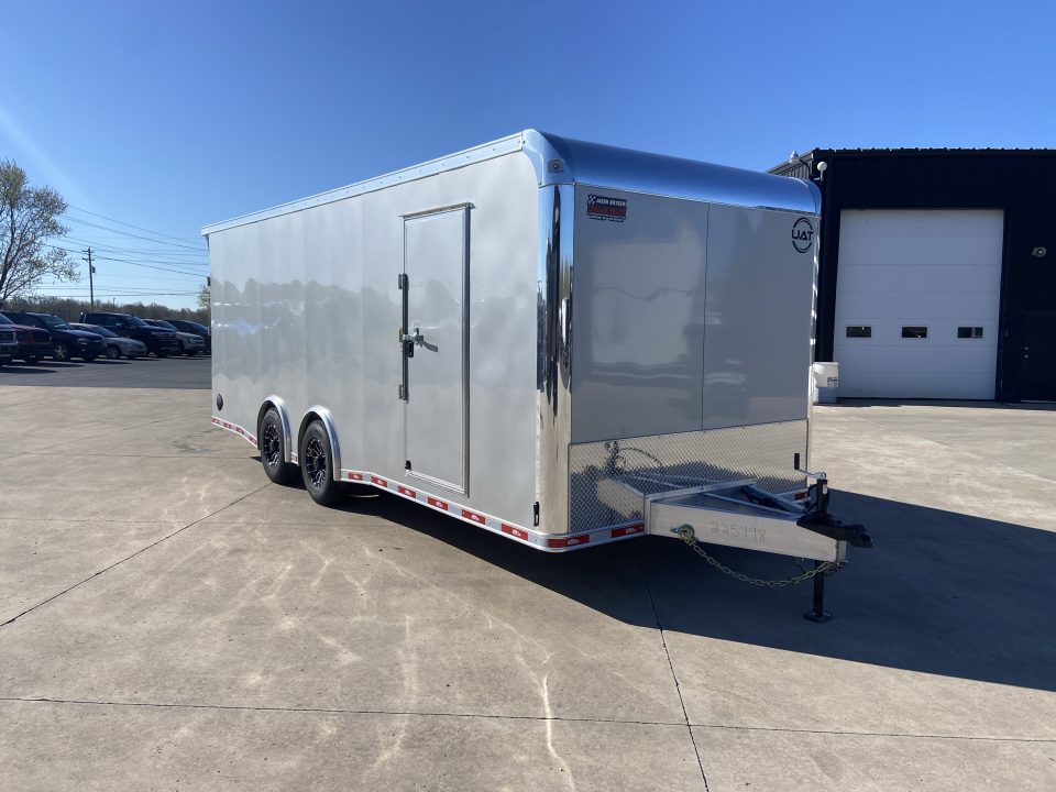 New United UAT-8.522 Cargo Enclosed Trailer