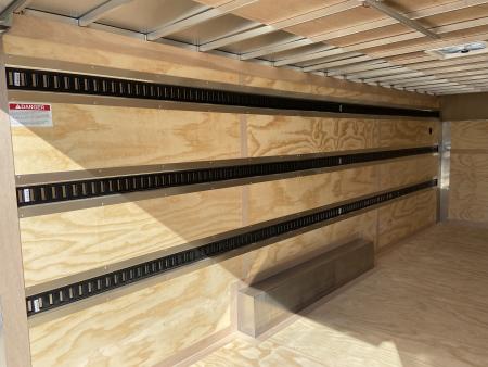 New United UAT-8.522 Cargo Enclosed Trailer