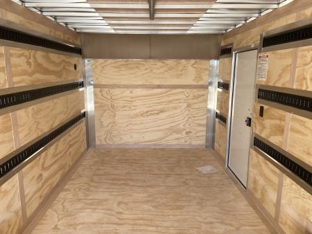 New United UAT-8.522 Cargo Enclosed Trailer