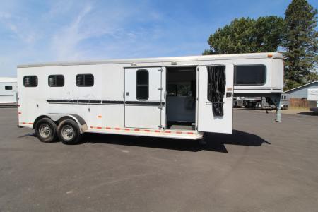 Used 2002 Sundowner 3 Horse w/ Side Tack - Insulated Dressing Room Roof