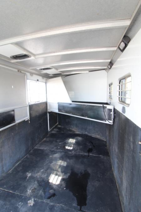 Used 2002 Sundowner 3 Horse w/ Side Tack - Insulated Dressing Room Roof