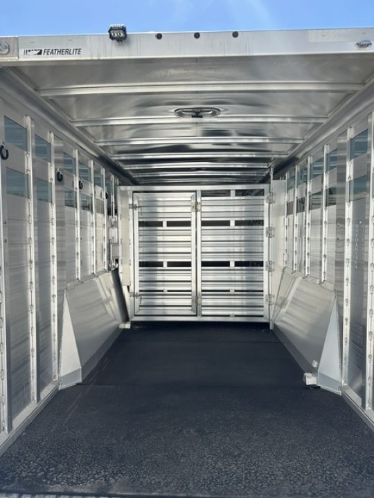 New 2027 Featherlite 8413 Combo 25'