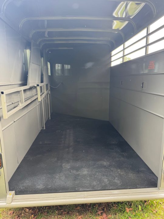 New 2026 Calico Trailers CAL3HDD Horse Trailer