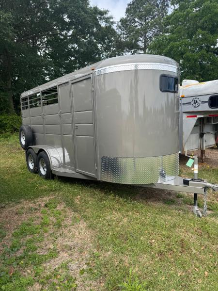 New 2026 Calico Trailers CAL3HDD Horse Trailer