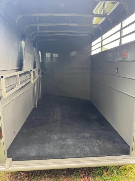 New 2026 Calico Trailers CAL3HDD Horse Trailer