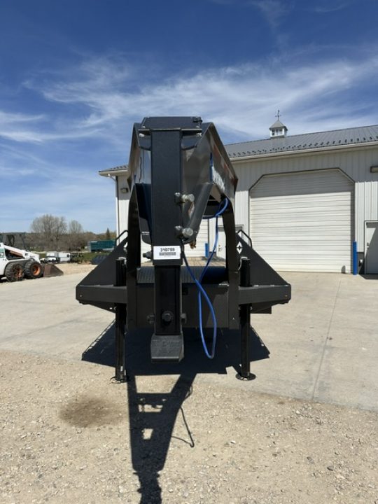 New 2026 Diamond C 35' Flatbed