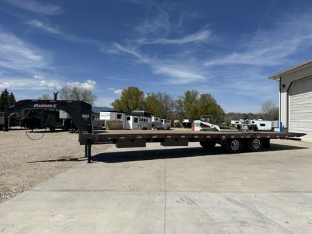 New 2026 Diamond C 35' Flatbed