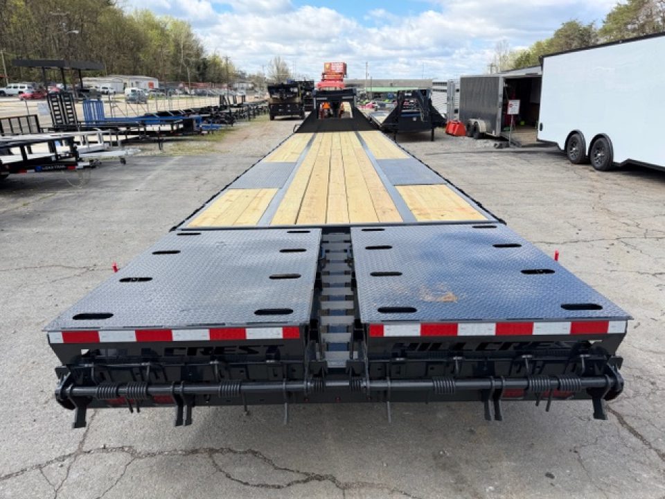 New HillCrest Gooseneck 35+5 25.9 W/ Max Ramps