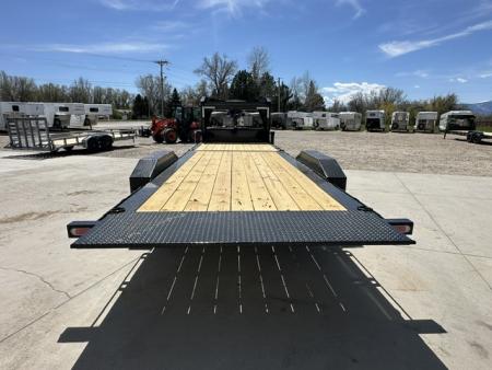 New 2026 Diamond C 24' Flatbed