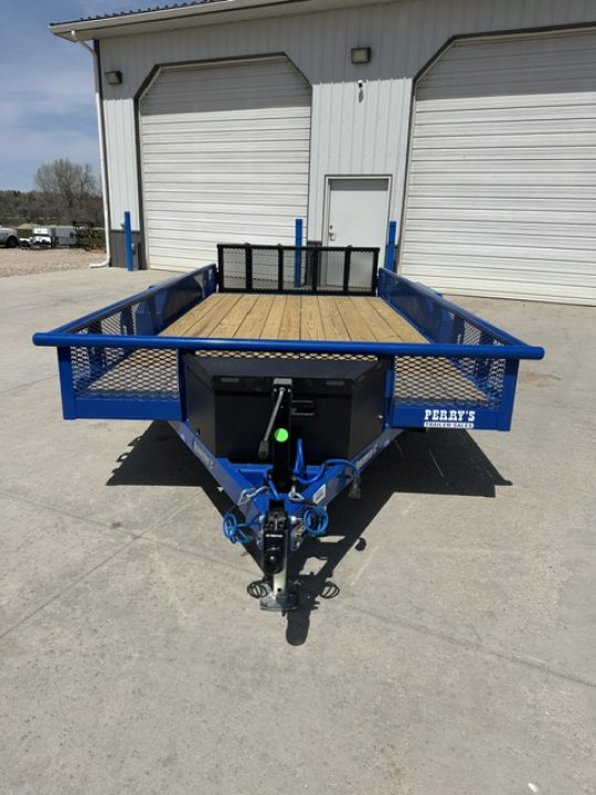 New 2026 Diamond C 16' Flatbed GTU