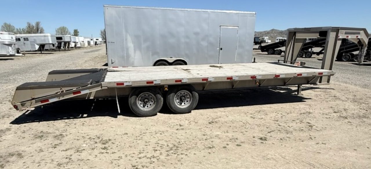 Used 2009 Titan 20' Flatbed Trailer