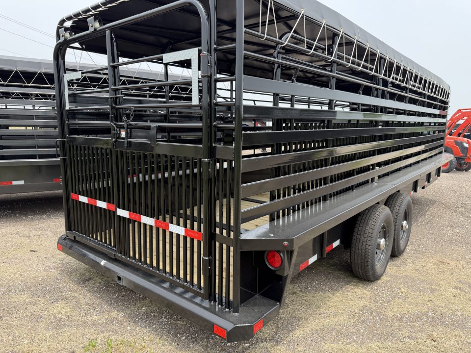 New 2026 Delco Trailers 6.8x24ft Gooseneck Livestock Trailer