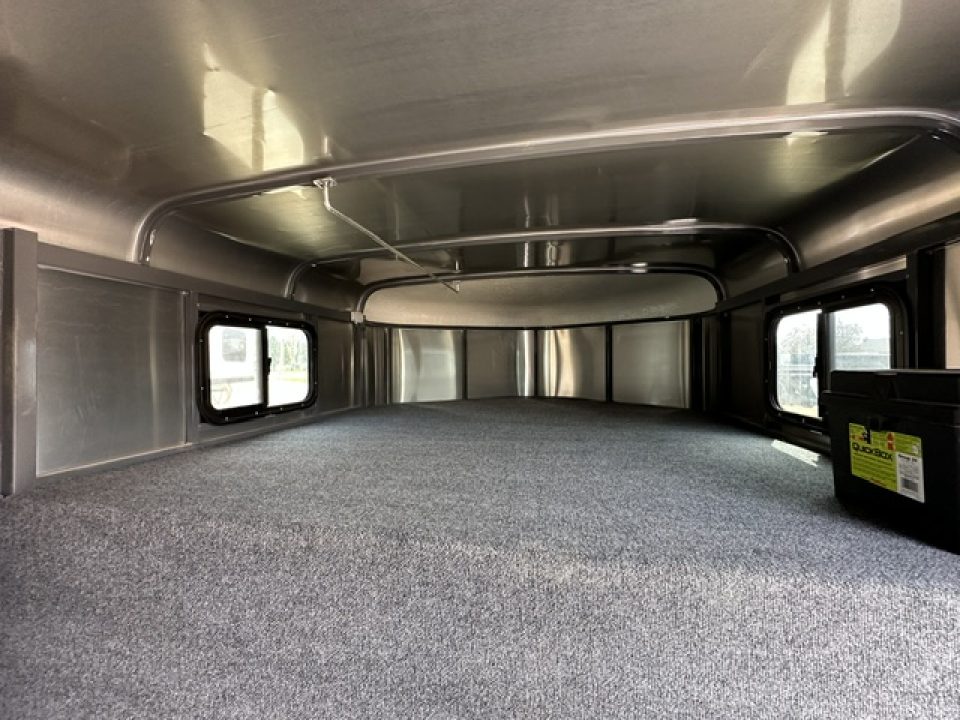 Used 2025 Maverick 3 Horse Slant