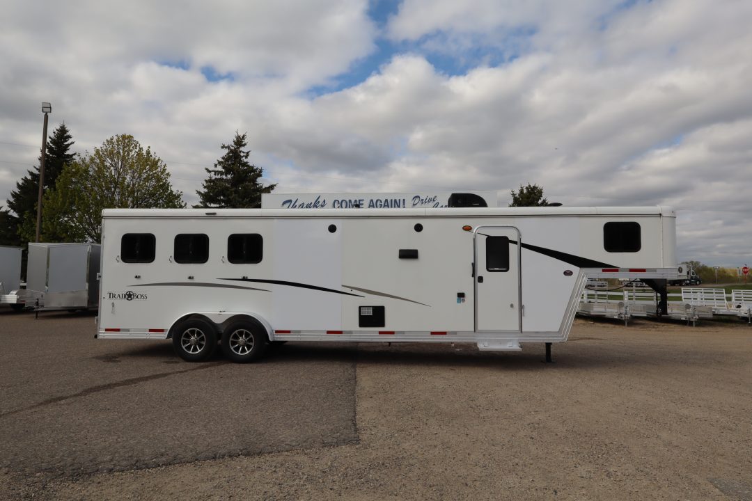 Used 2019 Bison 3 Horse LQ Trailer