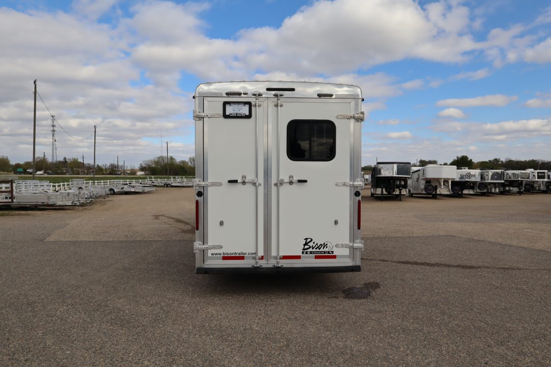Used 2019 Bison 3 Horse LQ Trailer
