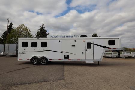 Used 2019 Bison 3 Horse LQ Trailer