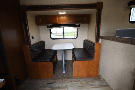 Used 2019 Bison 3 Horse LQ Trailer