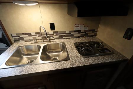 Used 2019 Bison 3 Horse LQ Trailer