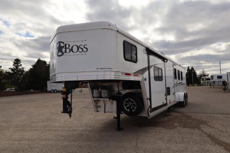 Used 2019 Bison 3 Horse LQ Trailer