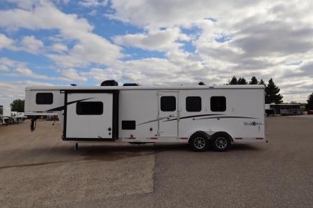 Used 2019 Bison 3 Horse LQ Trailer