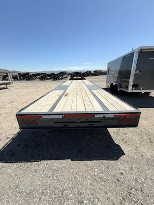 Used 2025 Lamar 32' Flatbed Trailer