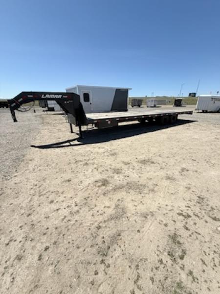 Used 2025 Lamar 32' Flatbed Trailer
