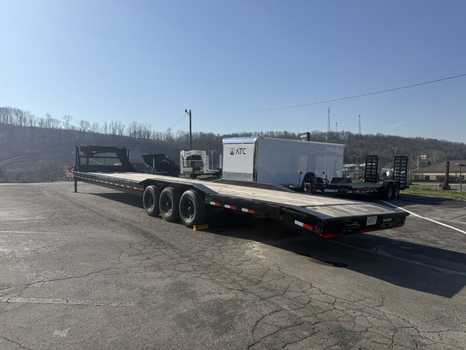 Used 2024 Load Trail 102X40 3 AXLE GOOSENECK Equipment Trailer