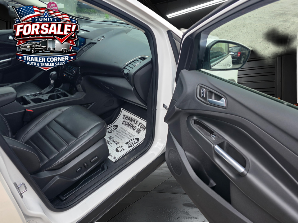 New 2017 Ford ESCAPE TITANIUM AWD SUV