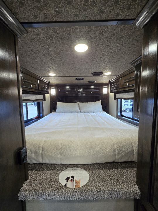 New 2026 Merhow Summit 4 Horse Trailer