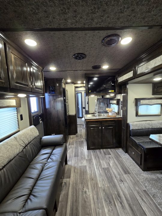 New 2026 Merhow Summit 4 Horse Trailer