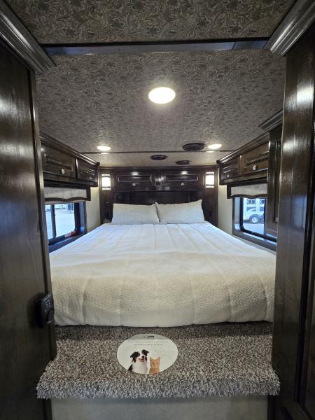 New 2026 Merhow Summit 4 Horse Trailer