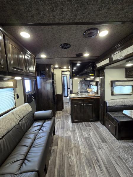 New 2026 Merhow Summit 4 Horse Trailer