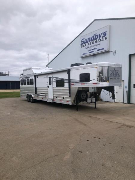 New 2026 Merhow Summit 4 Horse Trailer