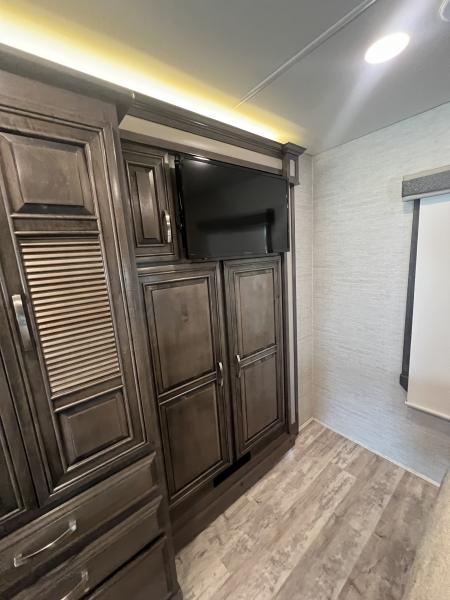 Used 2023 Jayco Seneca 37L Class C Motorcoach